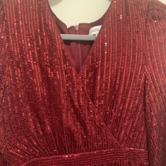 Elegant Red Sequin Gown - Picture 4 of 8